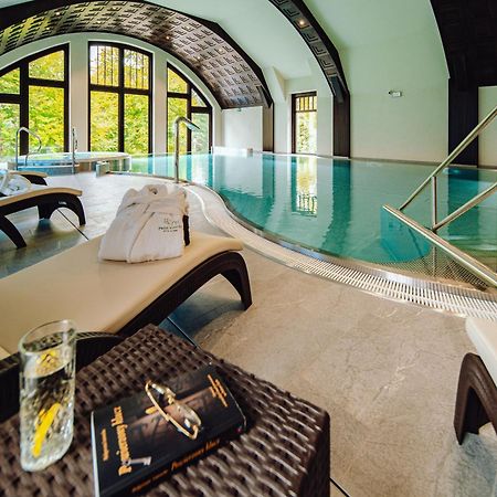 Park Hotel Kur & Spa ชเวียราโดว์-สโดรยจ์ ภายนอก รูปภาพ