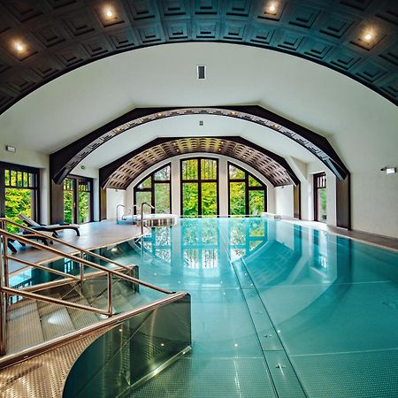 Park Hotel Kur & Spa ชเวียราโดว์-สโดรยจ์ ภายนอก รูปภาพ
