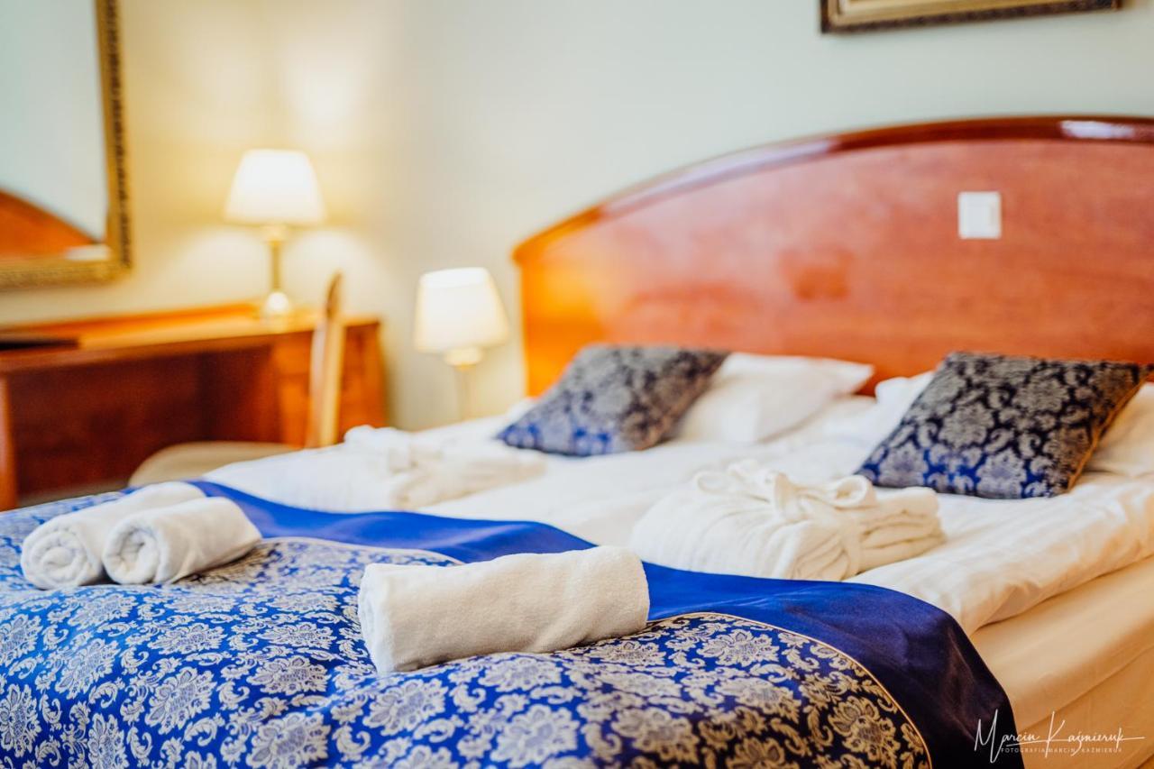 Park Hotel Kur & Spa ชเวียราโดว์-สโดรยจ์ ภายนอก รูปภาพ