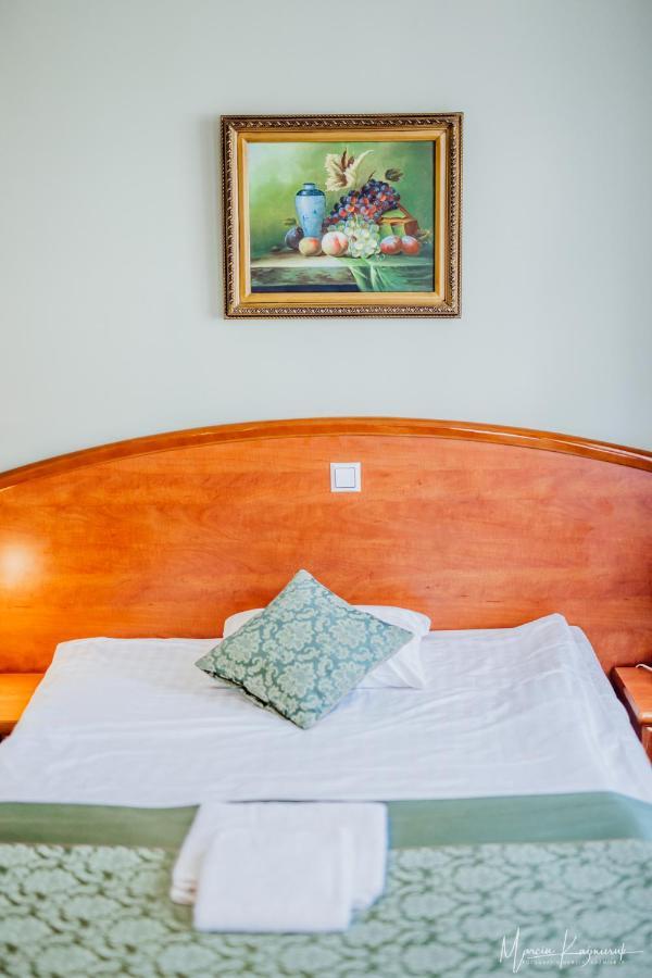 Park Hotel Kur & Spa ชเวียราโดว์-สโดรยจ์ ภายนอก รูปภาพ