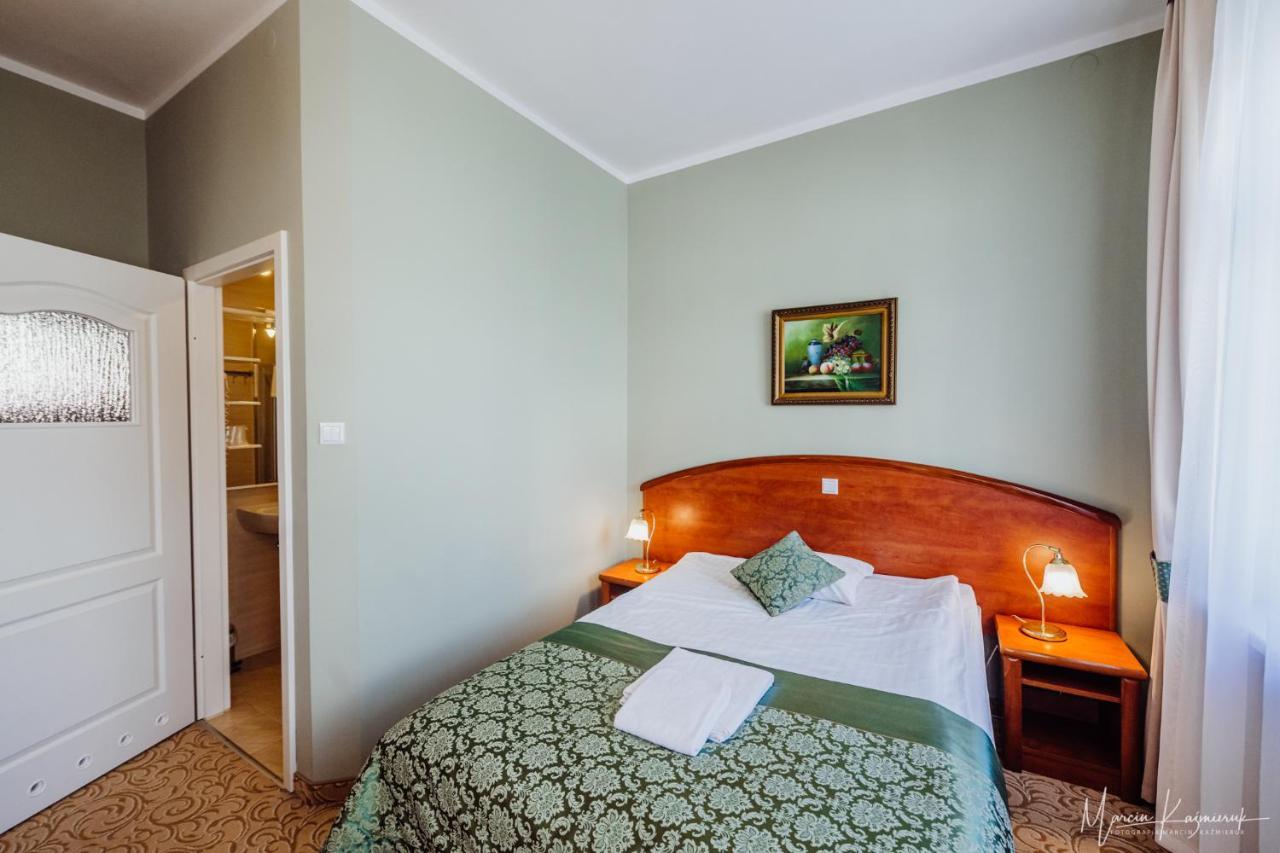 Park Hotel Kur & Spa ชเวียราโดว์-สโดรยจ์ ภายนอก รูปภาพ