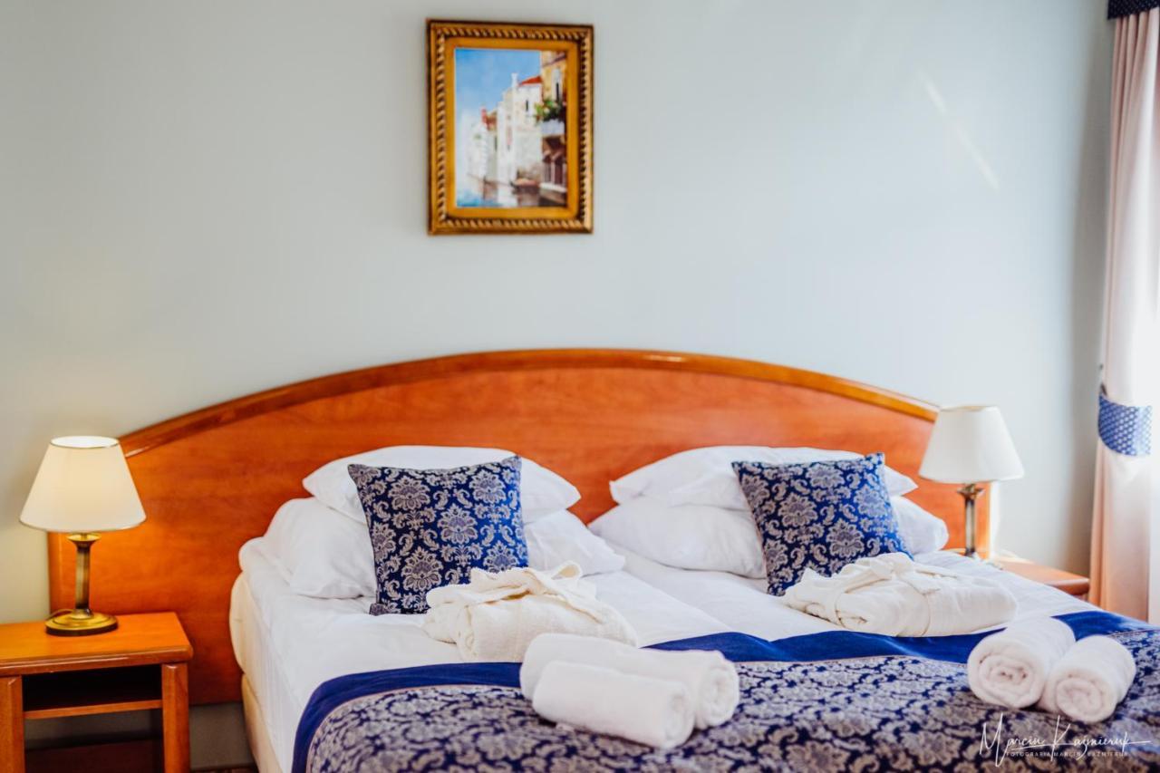 Park Hotel Kur & Spa ชเวียราโดว์-สโดรยจ์ ภายนอก รูปภาพ