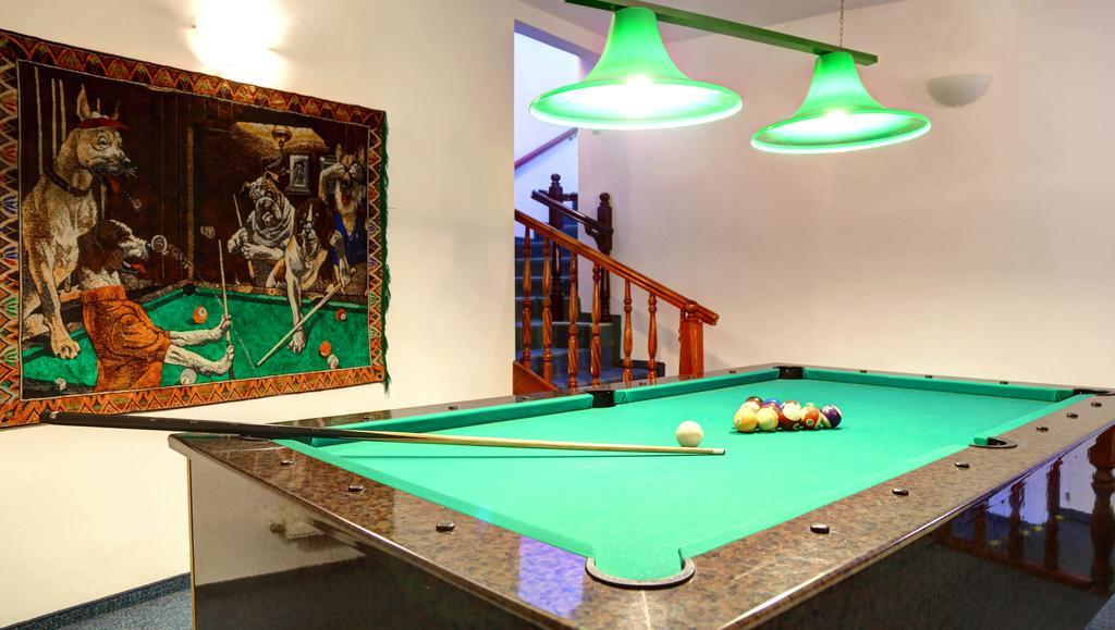 Park Hotel Kur & Spa ชเวียราโดว์-สโดรยจ์ ภายนอก รูปภาพ