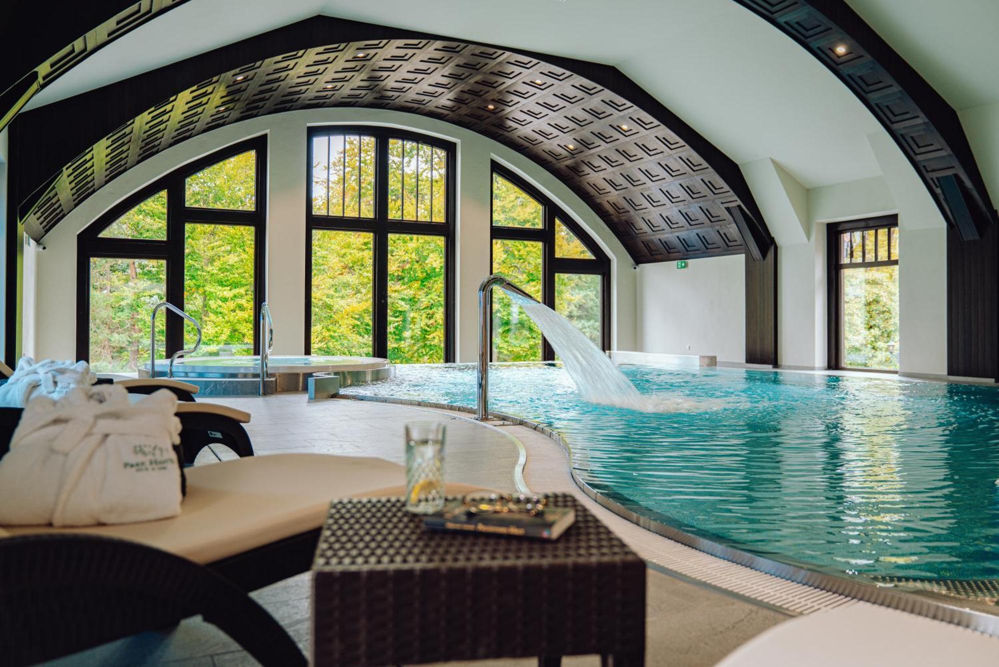 Park Hotel Kur & Spa ชเวียราโดว์-สโดรยจ์ ภายนอก รูปภาพ