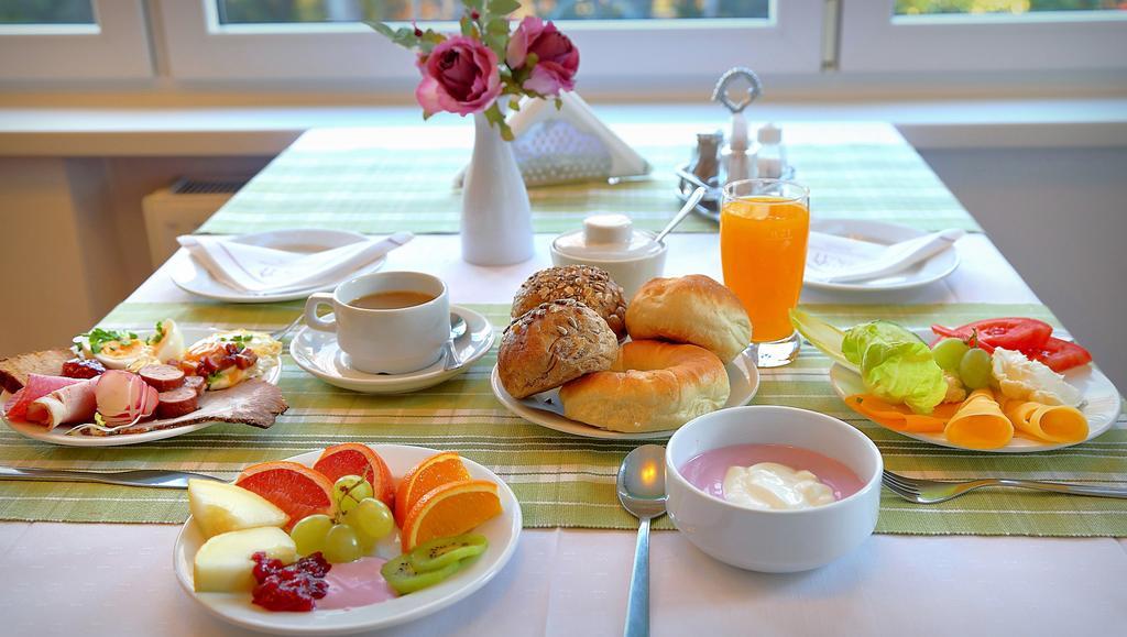 Park Hotel Kur & Spa ชเวียราโดว์-สโดรยจ์ ภายนอก รูปภาพ